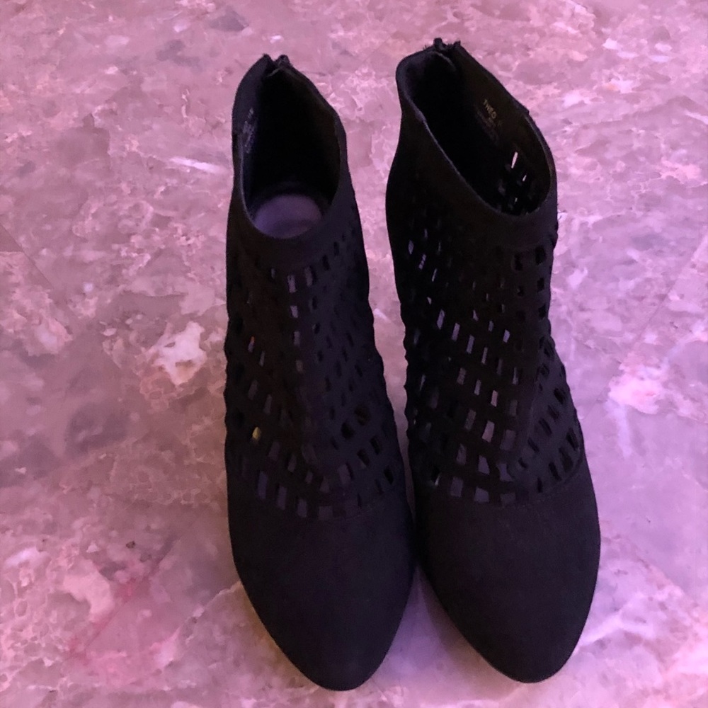 ❤️SOLD❤️NEW Black suede ankle boots